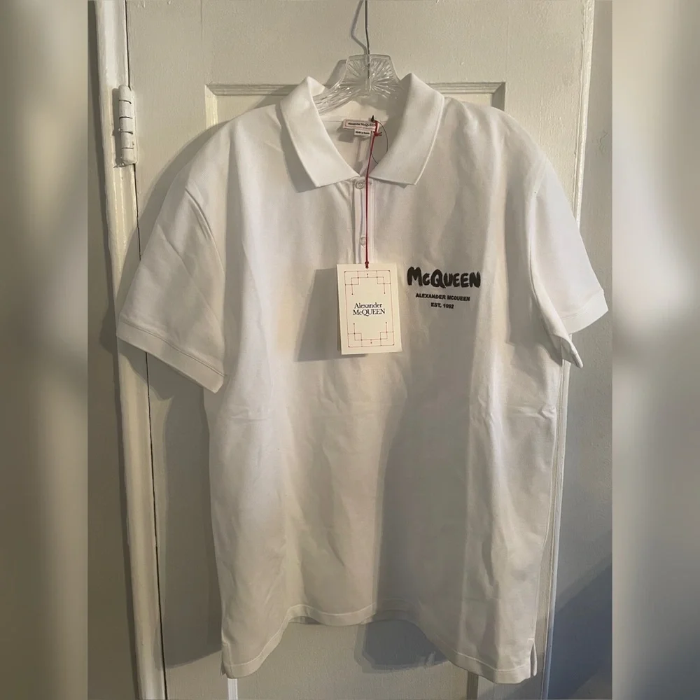New Alexander McQueen Embroidered Graffiti logo-print cotton polo shirt Sz XXL - Picture 1 of 6